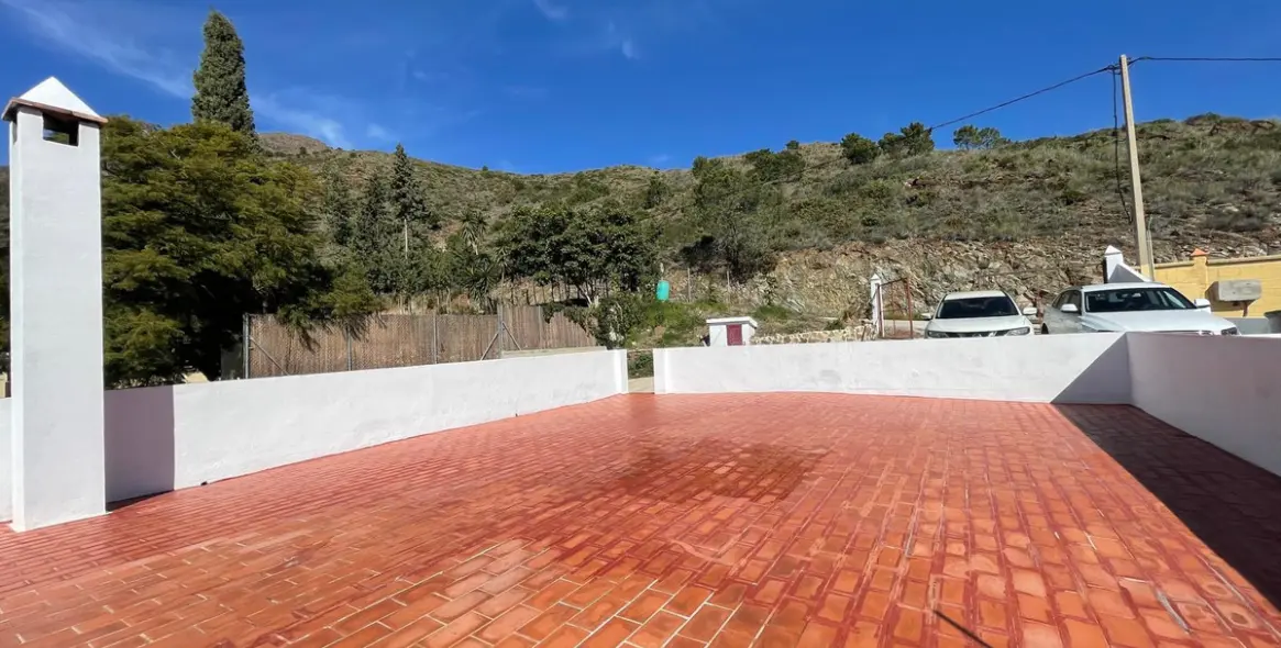 Sale of farm in Estepona 34