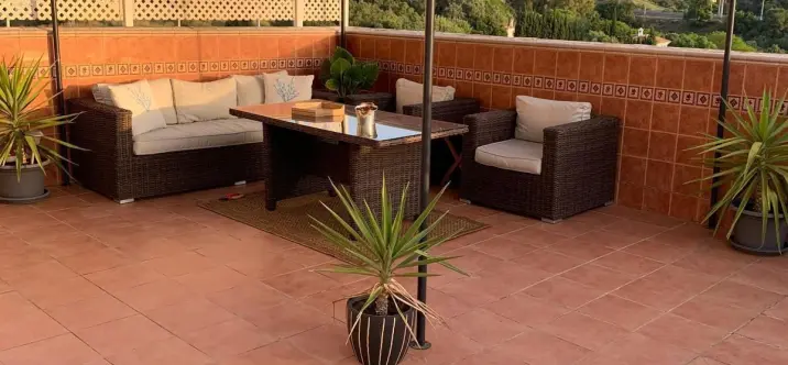 Sale of penthouse in Estepona 1