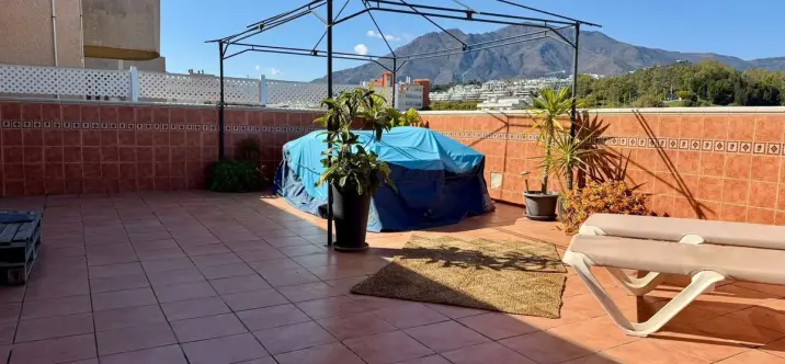 Sale of penthouse in Estepona 4