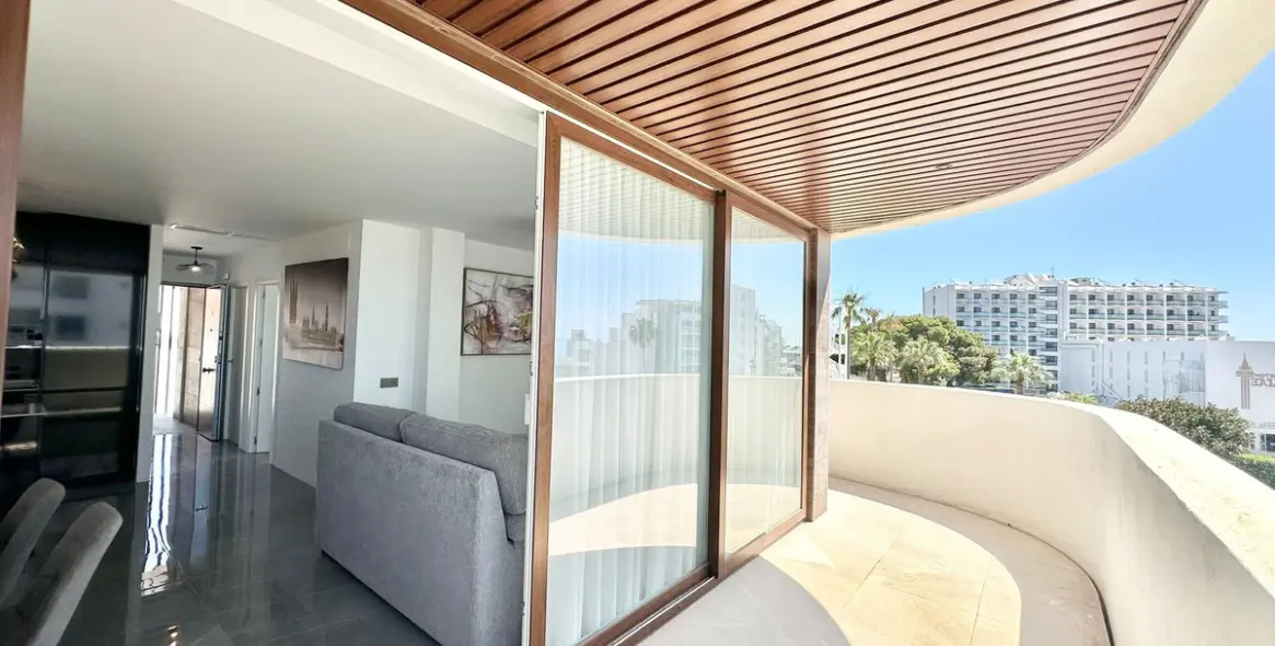 Sale of middle floor apartment in Benalmadena Costa 1