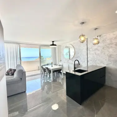Sale of middle floor apartment in Benalmadena Costa