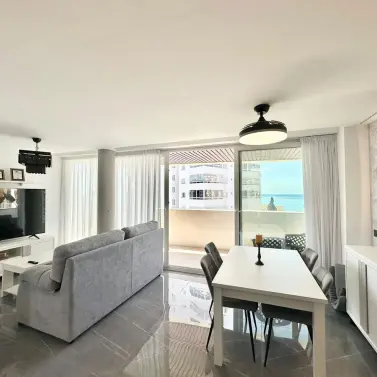 Sale of middle floor apartment in Benalmadena Costa