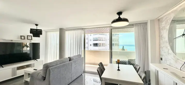 Sale of middle floor apartment in Benalmadena Costa 4