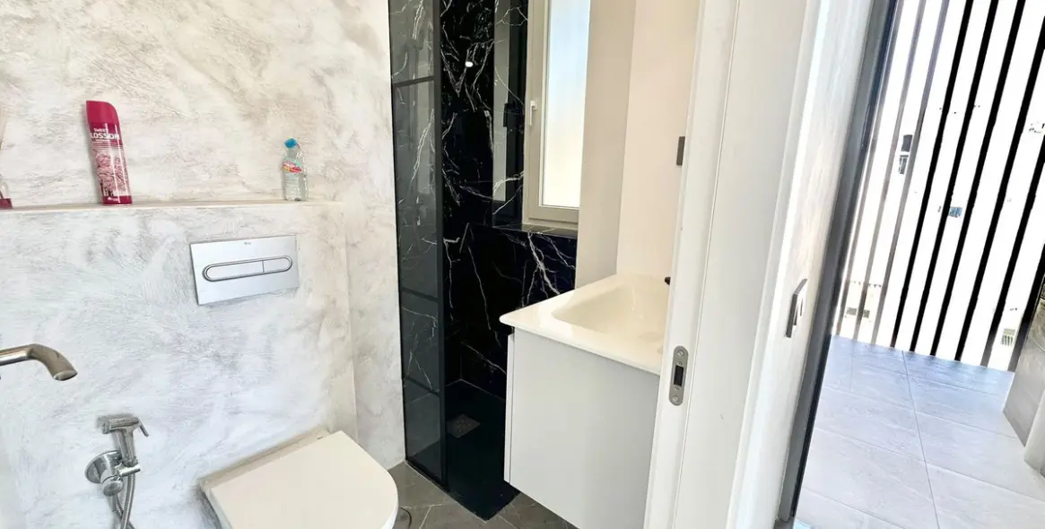 Sale of middle floor apartment in Benalmadena Costa 16