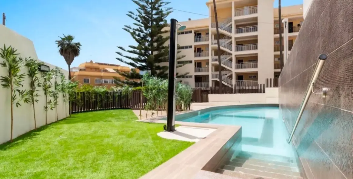 Sale of middle floor apartment in Benalmadena Costa 21