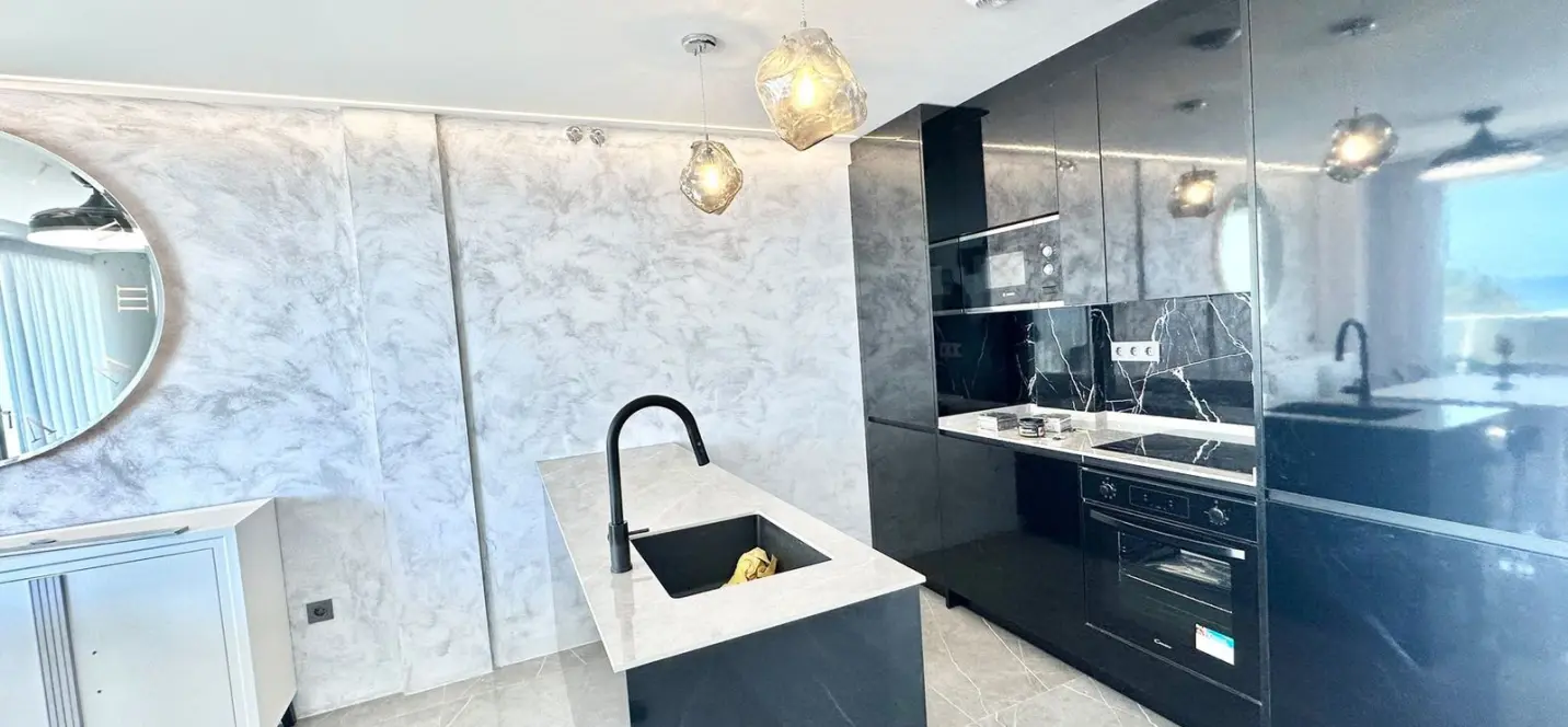 Продажа апартаментов на среднем этаже в Benalmadena Costa 2
