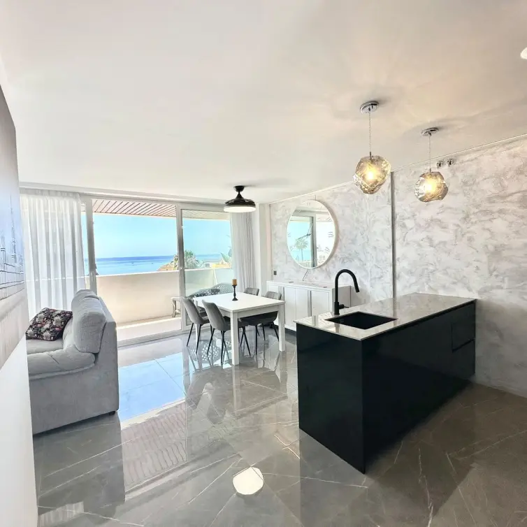 Продажа апартаментов на среднем этаже в Benalmadena Costa
