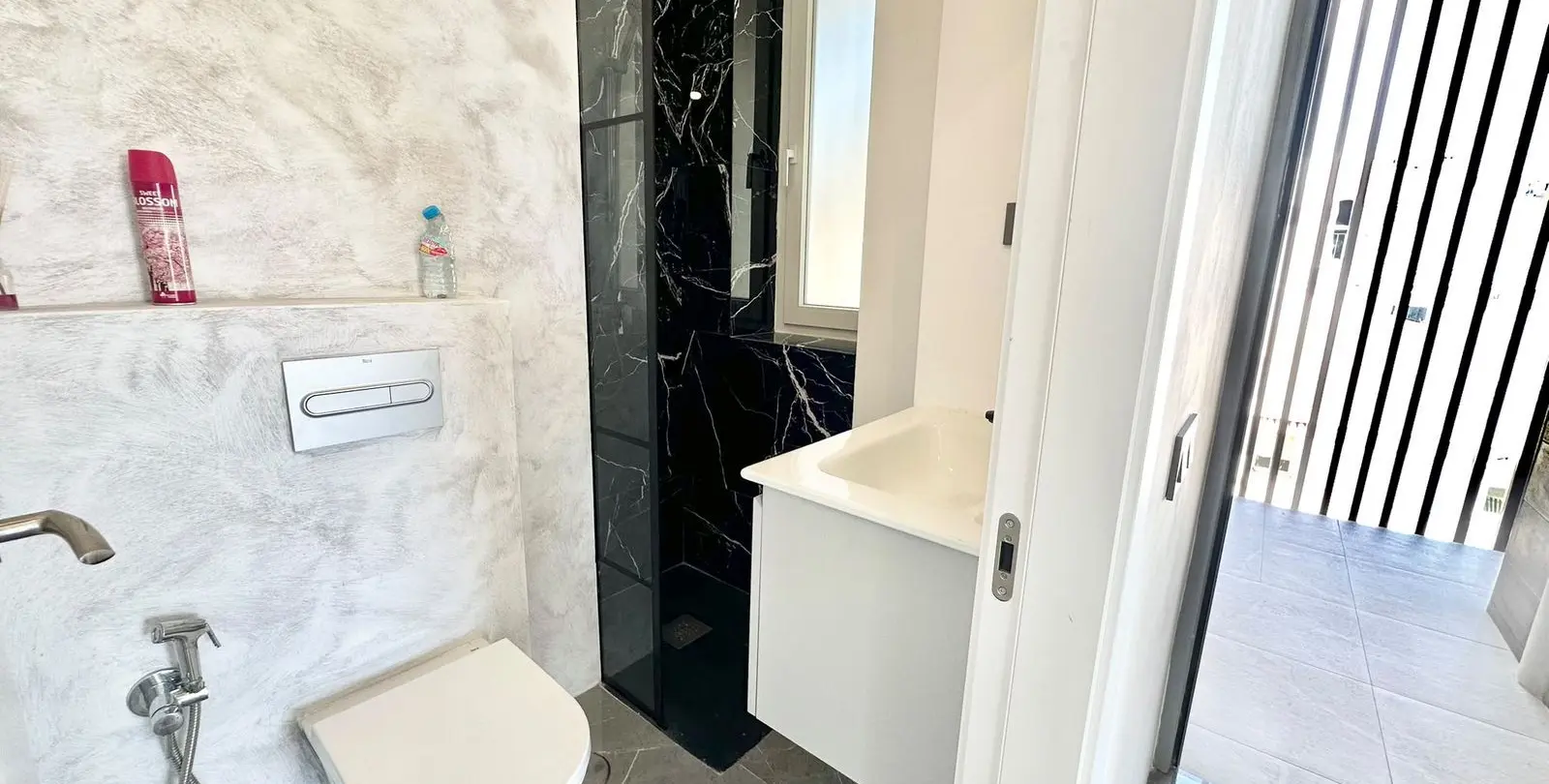 Sale of middle floor apartment in Benalmadena Costa 16