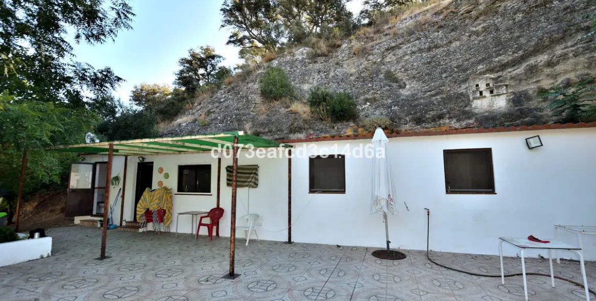 Venta de granja en Arriate 11