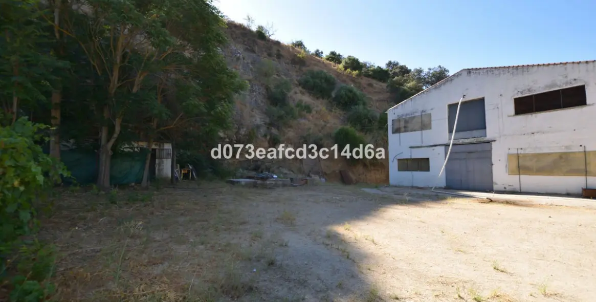 Venta de granja en Arriate 23