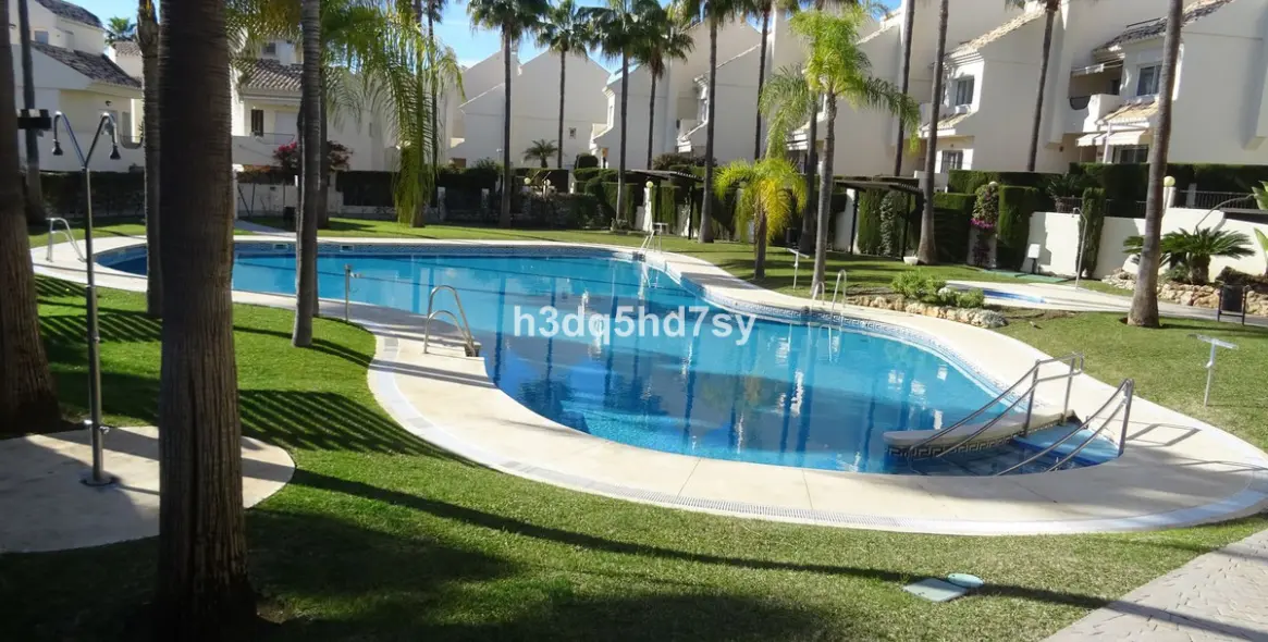 Venta de adosado en Hacienda Las Chapas 2
