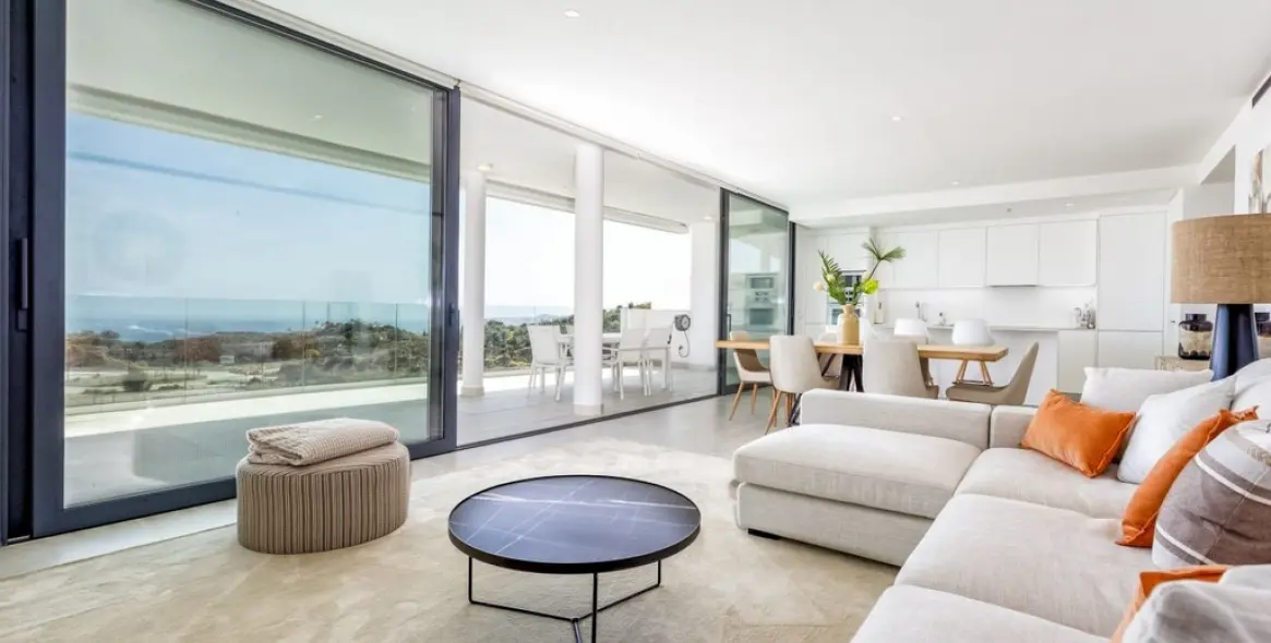 Venta de apartamento en planta media en Higueron 1