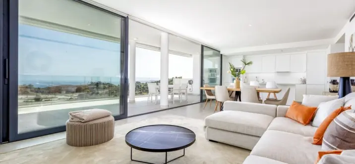 Venta de apartamento en planta media en Higueron 0