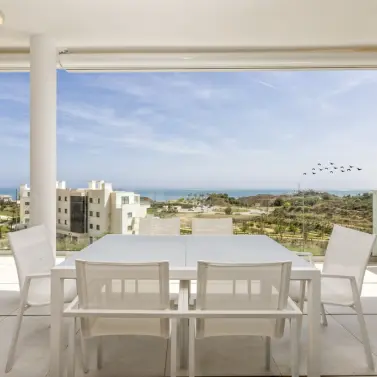 Venta de apartamento en planta media en Higueron