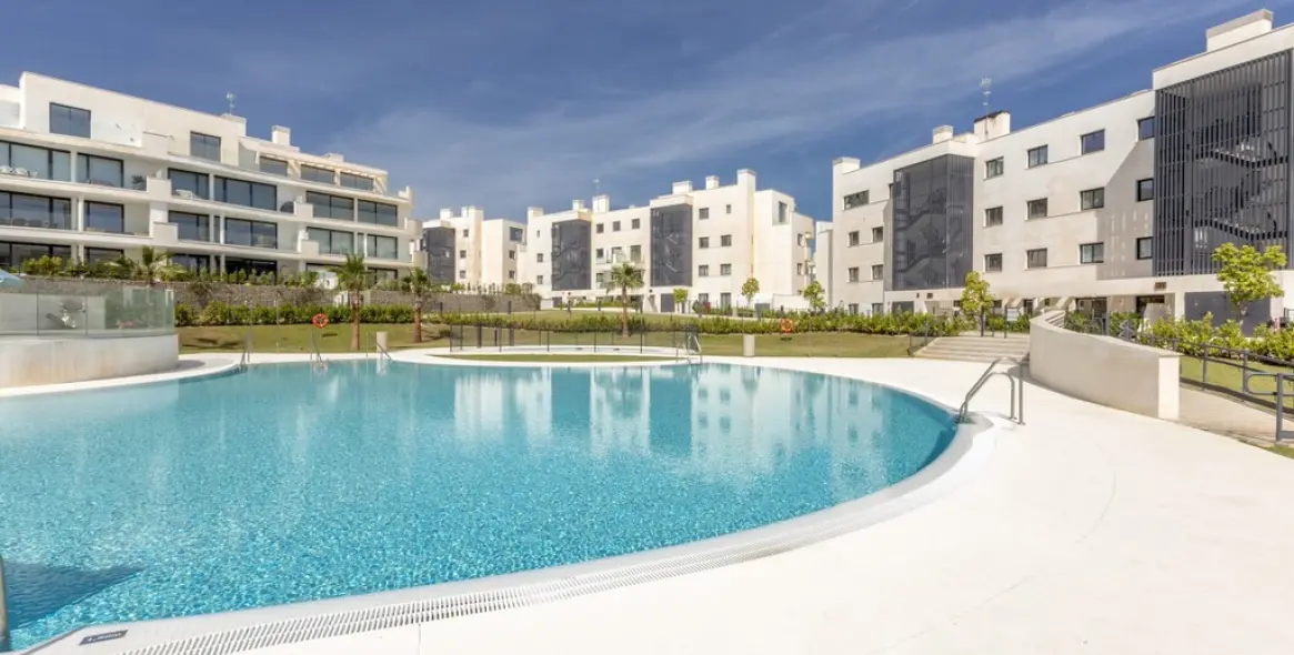 Venta de apartamento en planta media en Higueron 4