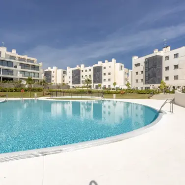 Venta de apartamento en planta media en Higueron