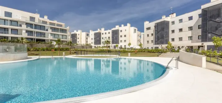 Venta de apartamento en planta media en Higueron 4