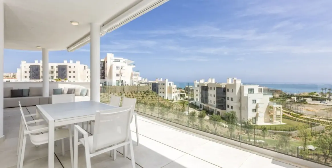 Venta de apartamento en planta media en Higueron 7