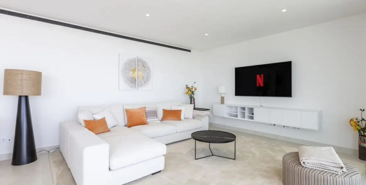Venta de apartamento en planta media en Higueron 10