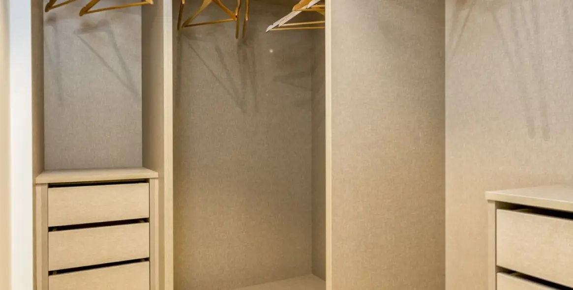 Venta de apartamento en planta media en Higueron 12