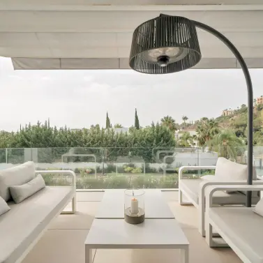 Venta de apartamento en planta media en La Quinta