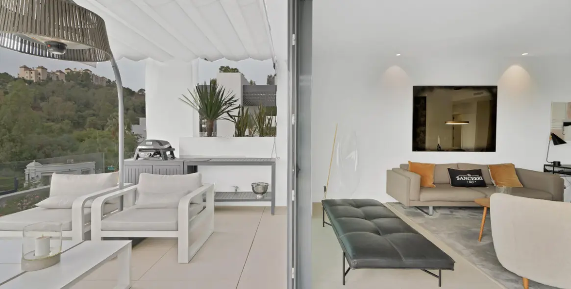 Venta de apartamento en planta media en La Quinta 23