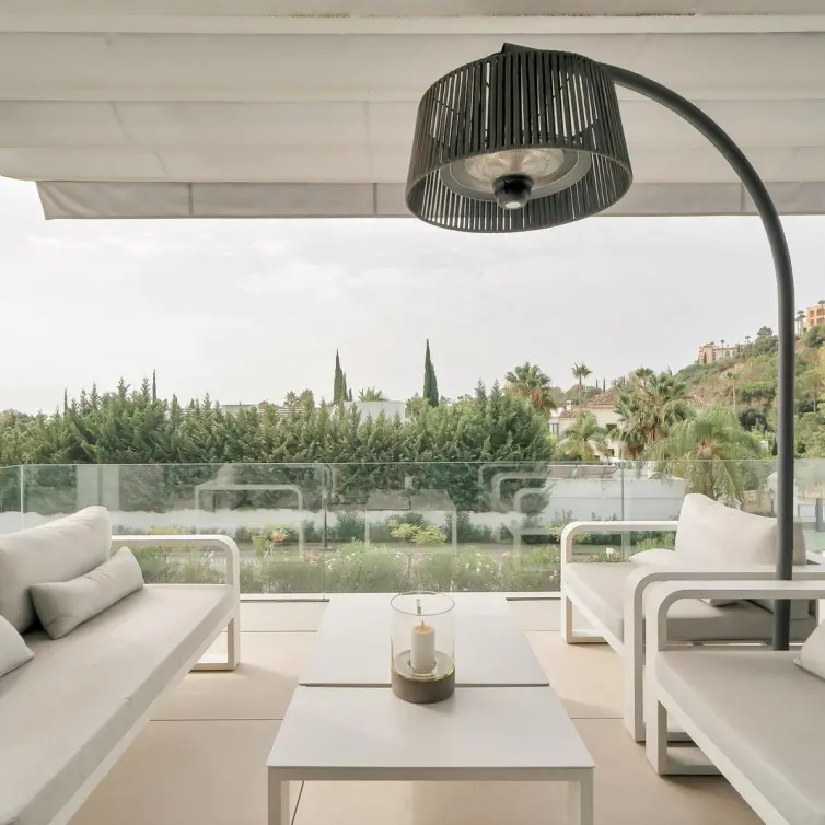 Venta de apartamento en planta media en La Quinta
