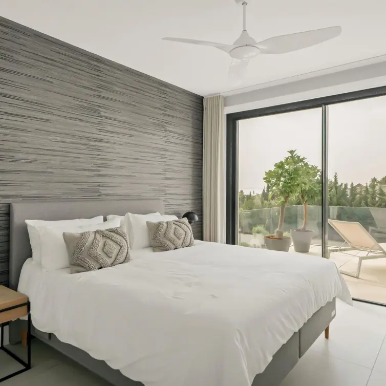 Venta de apartamento en planta media en La Quinta