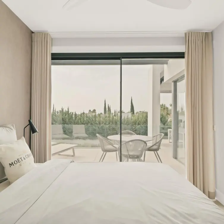 Venta de apartamento en planta media en La Quinta