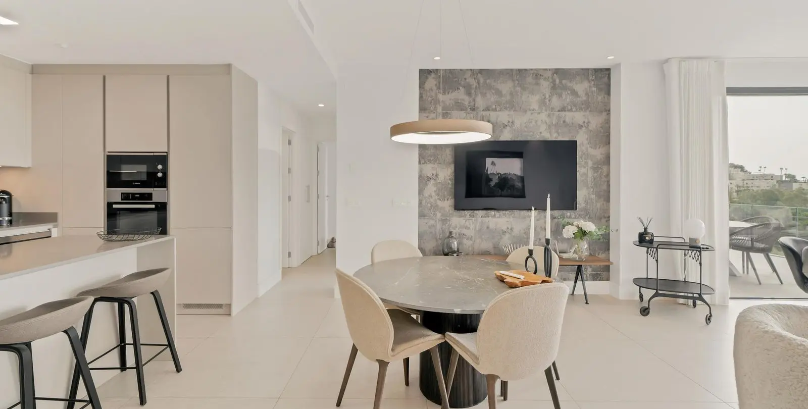 Venta de apartamento en planta media en La Quinta 10