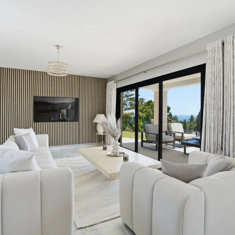 Sale of detached villa in El Chaparral