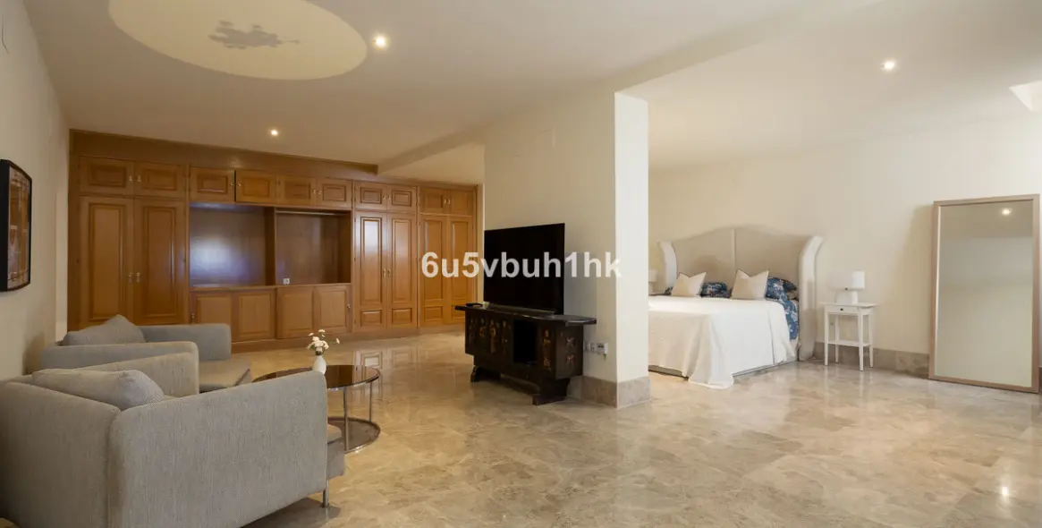 Venta de villa independiente en Santa Clara 12
