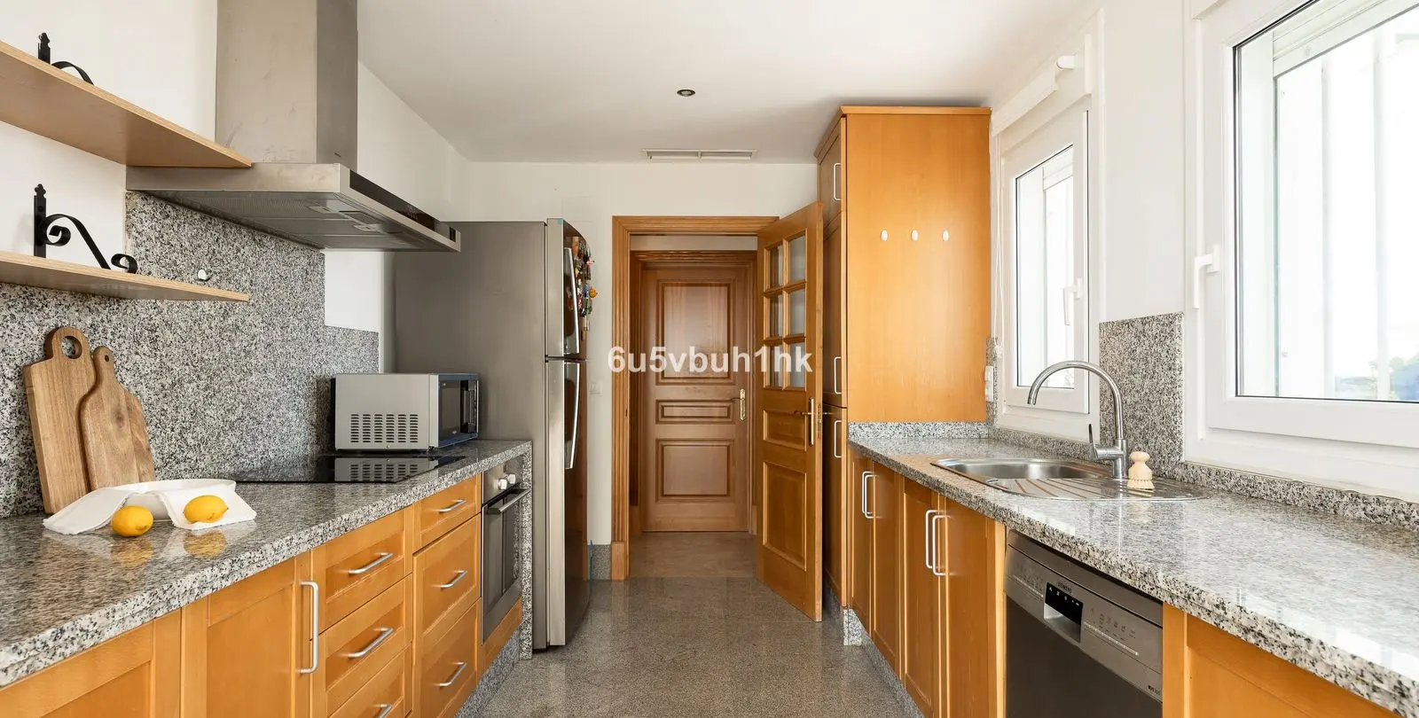Продажа  отдельно стоящей виллы в Santa Clara 31