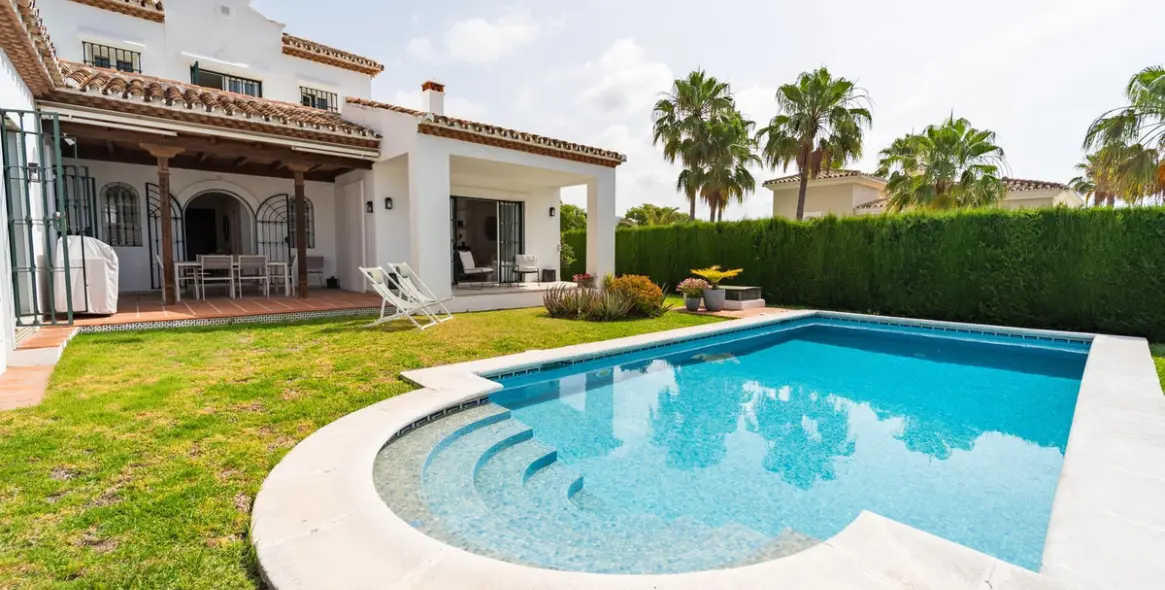Venta de villa independiente en Elviria 21