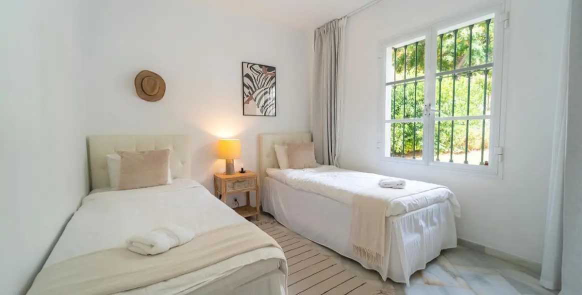 Venta de villa independiente en Elviria 43