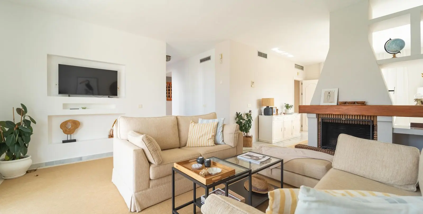 Sale of detached villa in Elviria 8