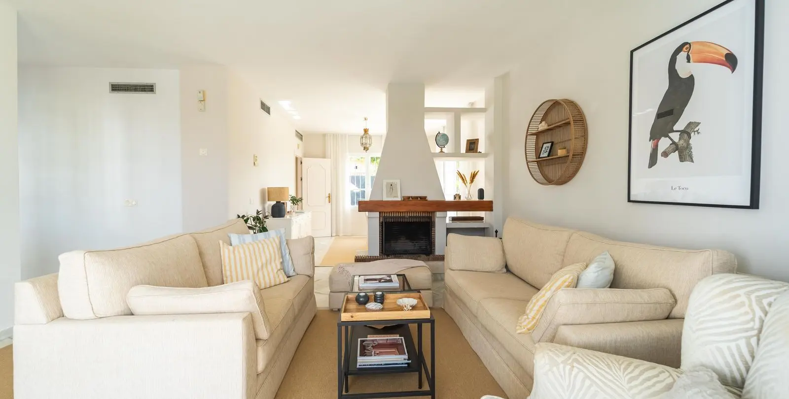 Sale of detached villa in Elviria 10