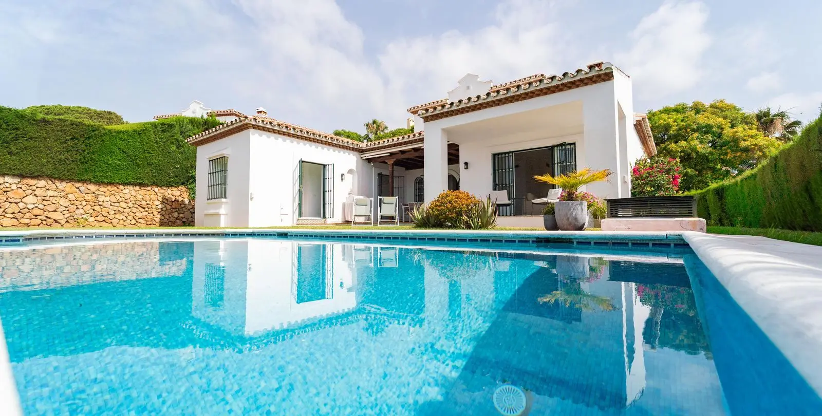 Sale of detached villa in Elviria 18