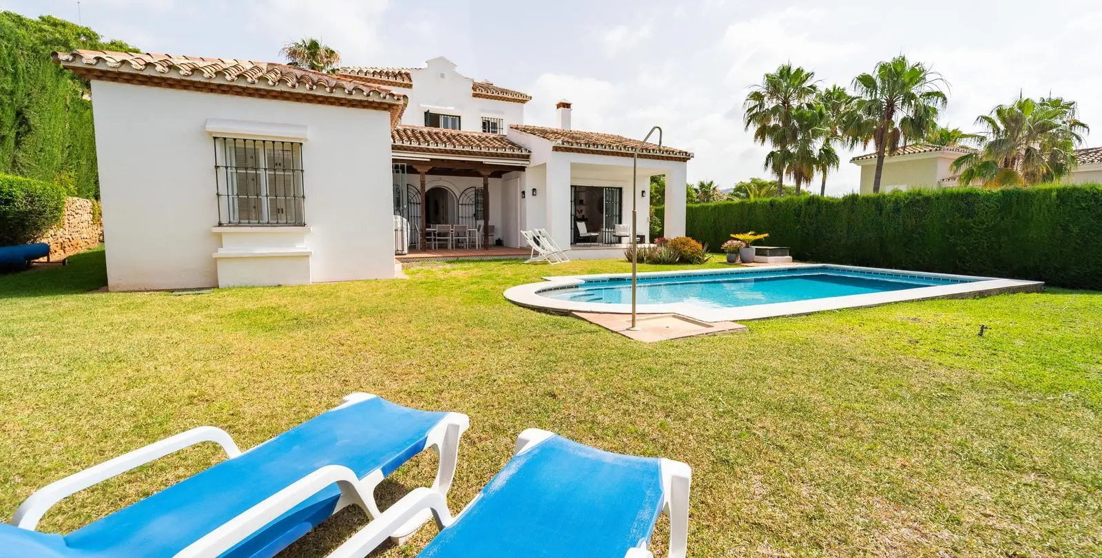 Sale of detached villa in Elviria 19
