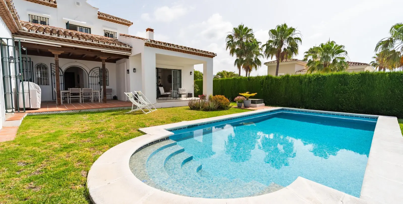 Sale of detached villa in Elviria 21