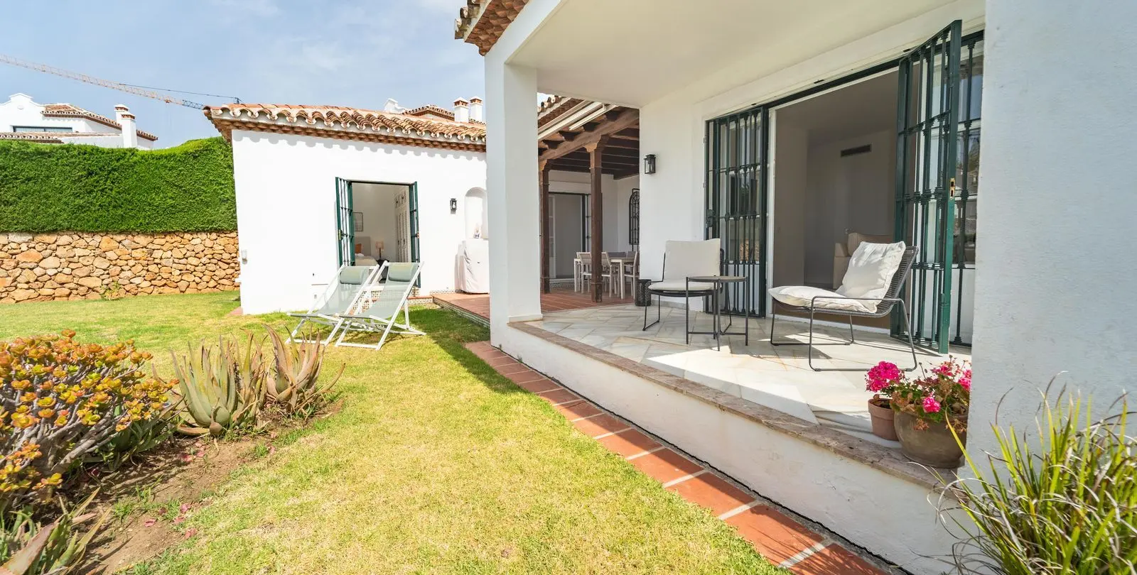 Sale of detached villa in Elviria 23
