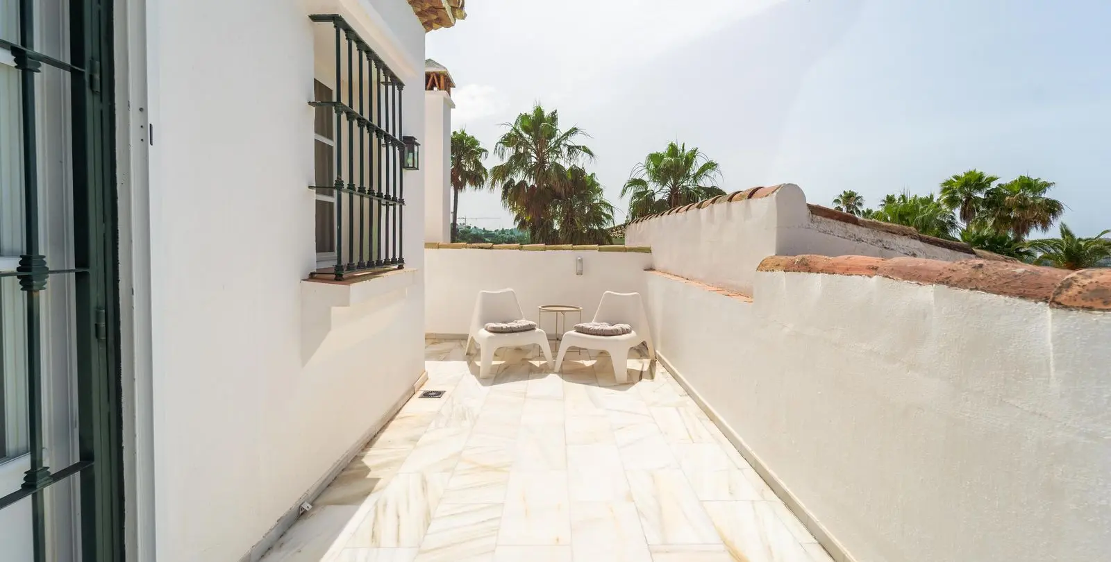 Sale of detached villa in Elviria 34