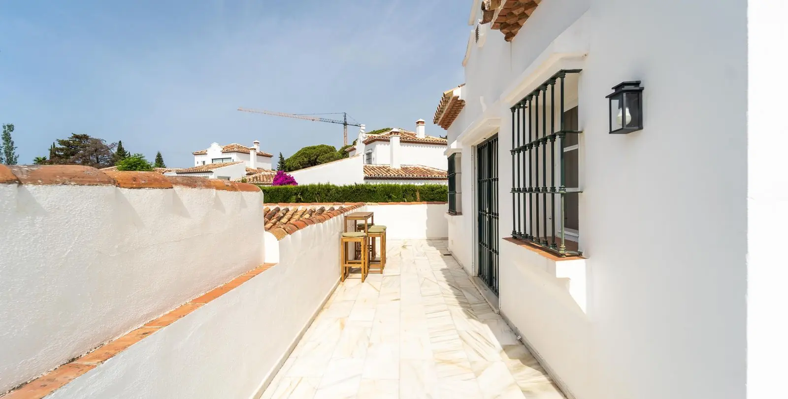 Sale of detached villa in Elviria 36