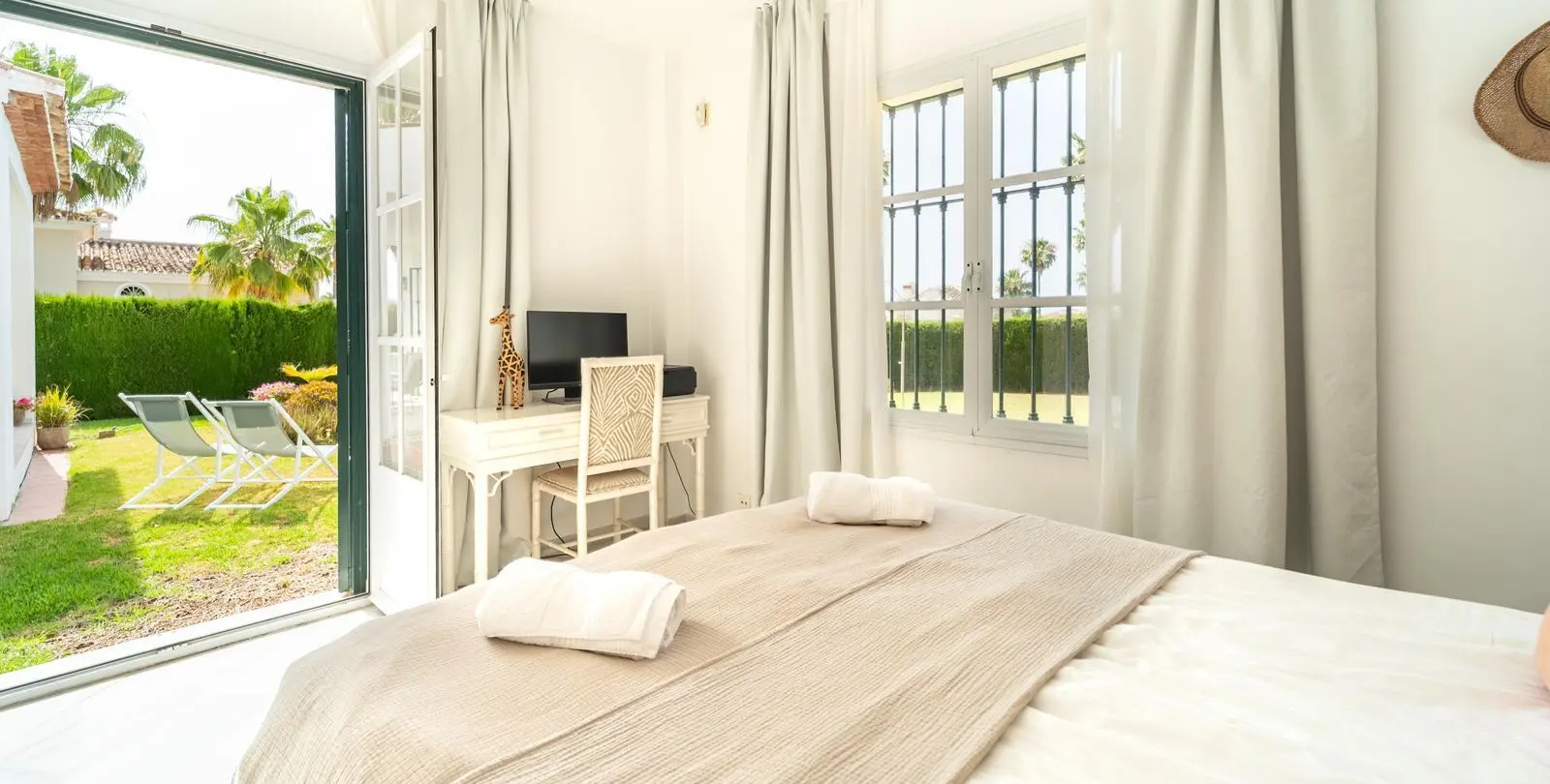 Sale of detached villa in Elviria 71