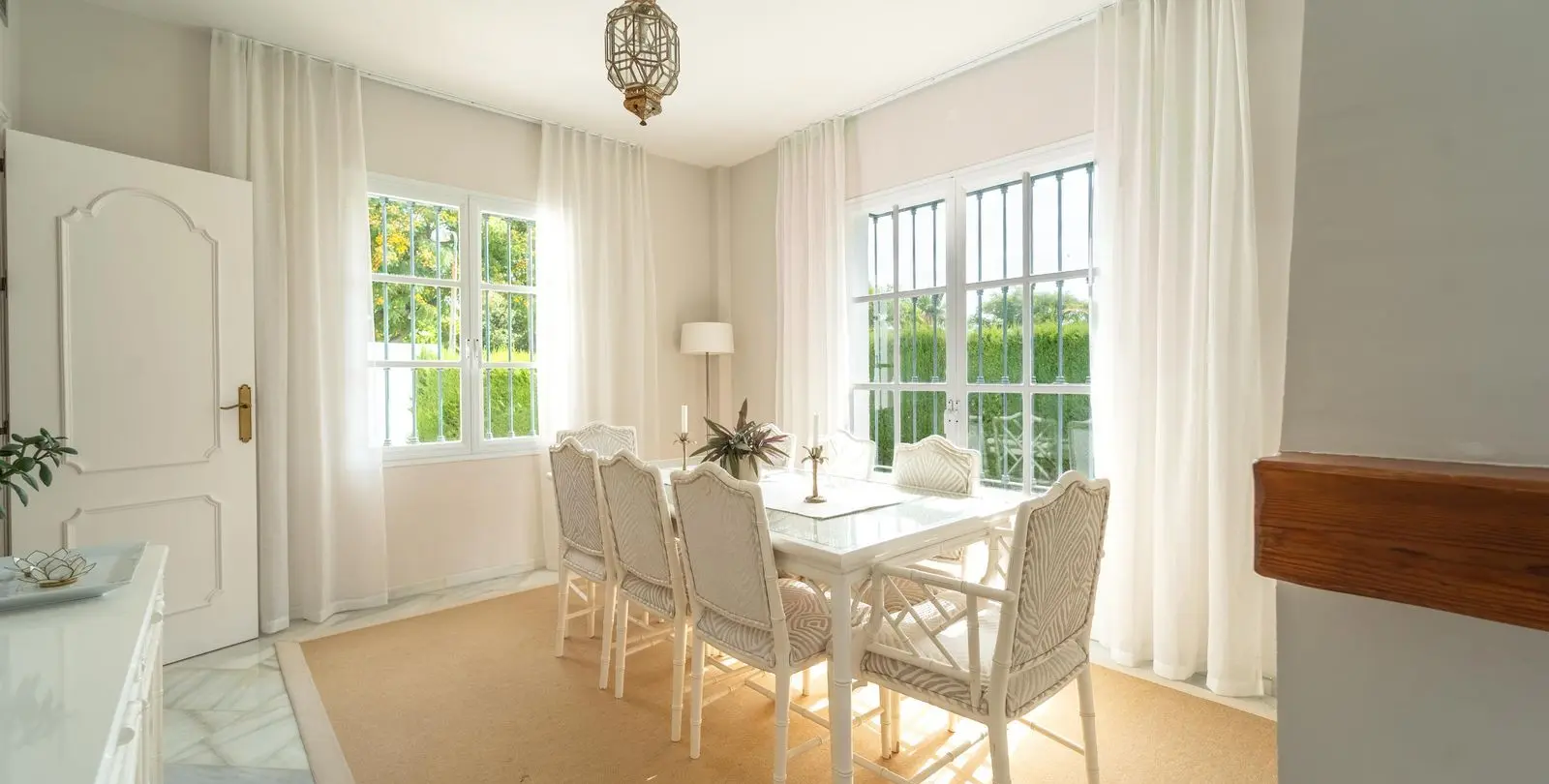 Sale of detached villa in Elviria 12