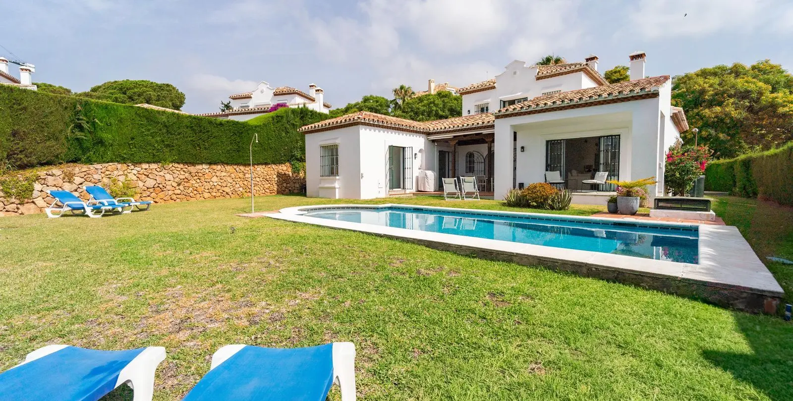 Sale of detached villa in Elviria 20