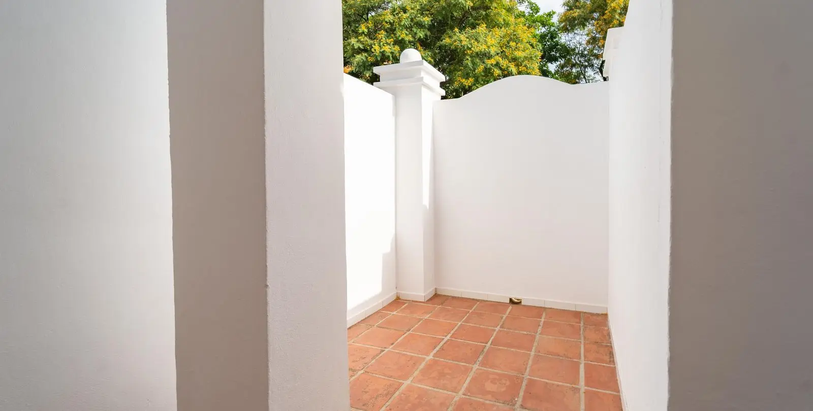 Sale of detached villa in Elviria 39