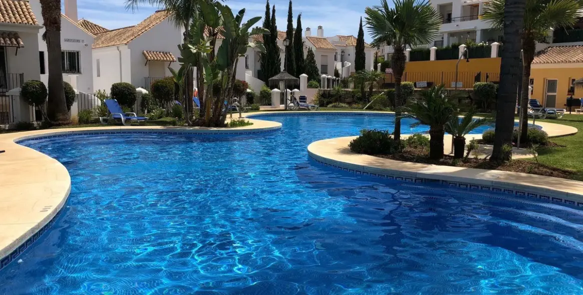 Alquiler a largo plazo de ático en Nueva Andalucía 1