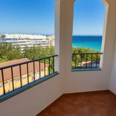 Продажа апартаментов на среднем этаже в Marbella