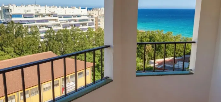 Sale of middle floor apartment in Marbella 2